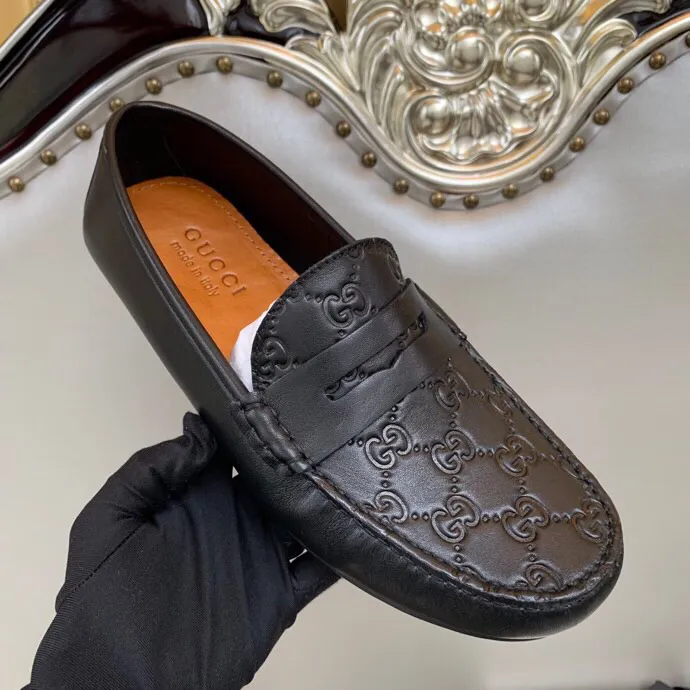 Batch 740💰[strong][strong][strong] Original order quality Gucci Gucci counter new model Handmade men's driving shoes Beanie shoes Slip-on shoes Lazy shoes, exquisite hand-made stitching The workmanship details are comparable to the counter Italian embossed cowhide Water-dyed cowhide lining Tree paste leather feet Waterproof and wear-resistant rubber outsole Sweat-absorbent and odor-proof Big red Dark blue off-white Black 39-44 large quantities in stock (38, 45 custom-made)